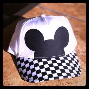 Mickey Mouse Courtside Hat by Vans x disney